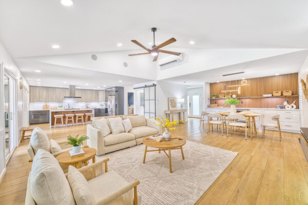 6703_HawaiiKai_Dr_Livingroom_A